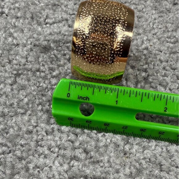 Gold Tone Metal Band Napkin Rings Set of 6 Textured Design Kitchen Dining Use - Picture 7 of 12
